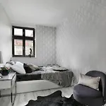 Sweet Aparthotel 3*